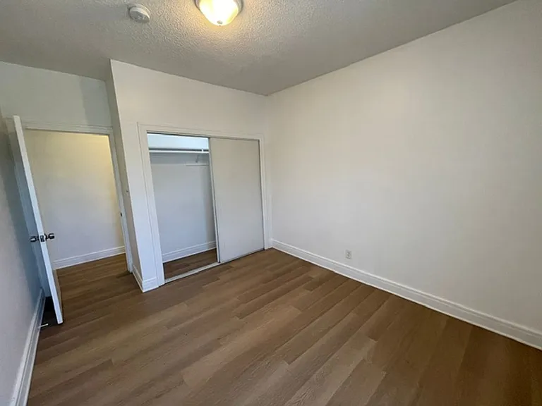 2229 Vineyard Ave — Photo 9