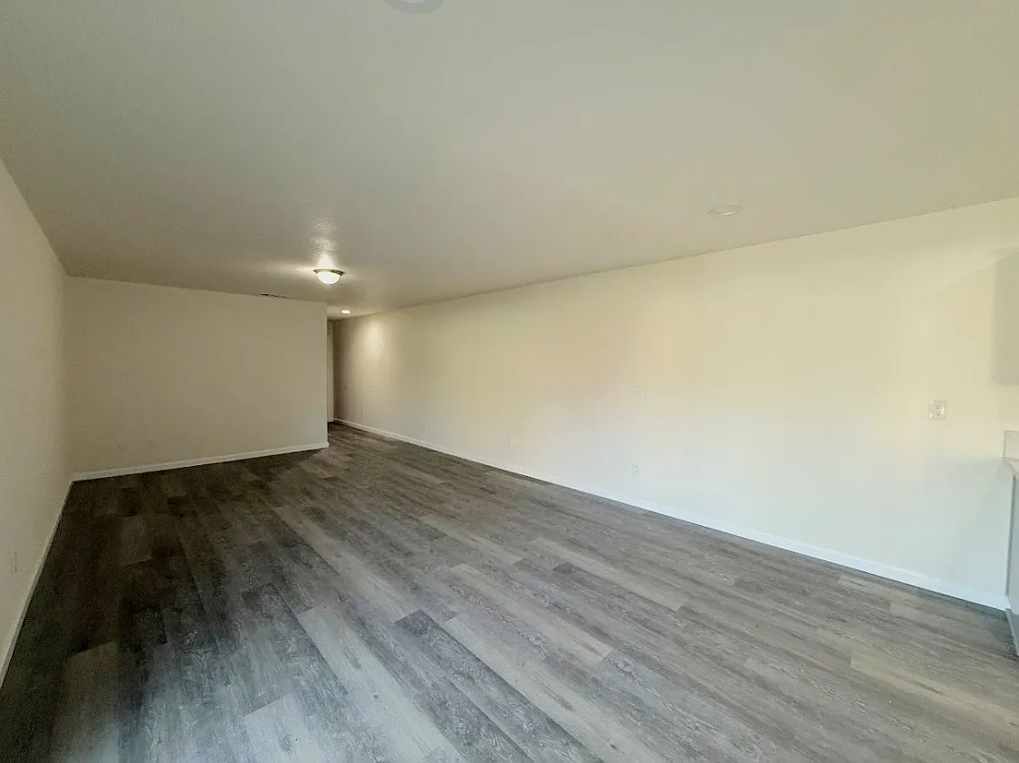 3 bed, 1187 sqft, $1,850 — Photo 3