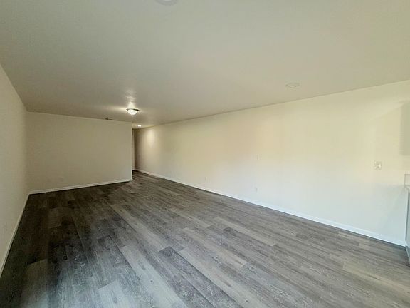 3rd image of 1422 Lansing St