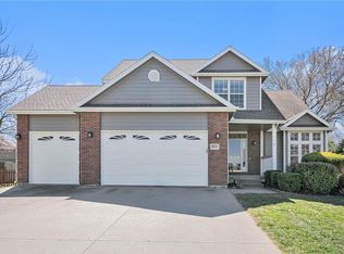 18125 Cypress Bnd, Basehor, KS 66007