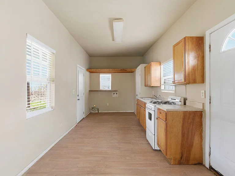 2411 Leffingwell St — Photo 34