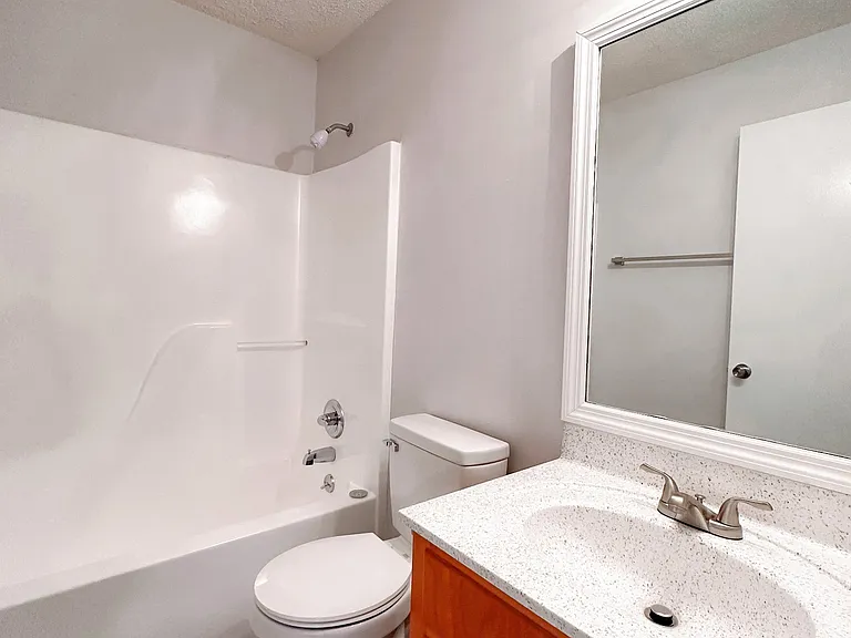 470 Martha Ln #H — Photo 15