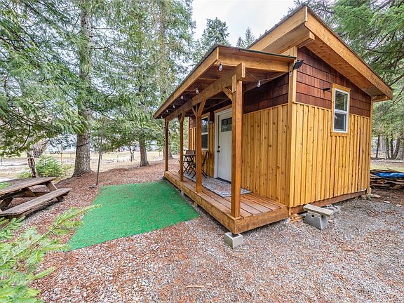 4th image of 705 Waterfront Rd