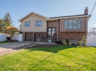 2769 Riverside Dr, Wantagh, NY 11793