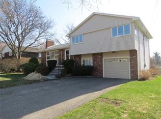 121 Andrew St, Newton Highlands, MA 02461