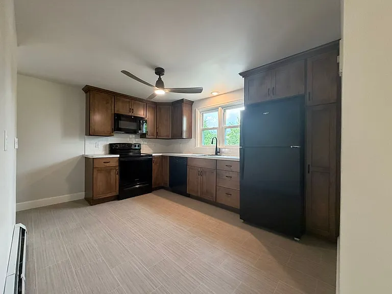 1012 State Dr — Photo 3
