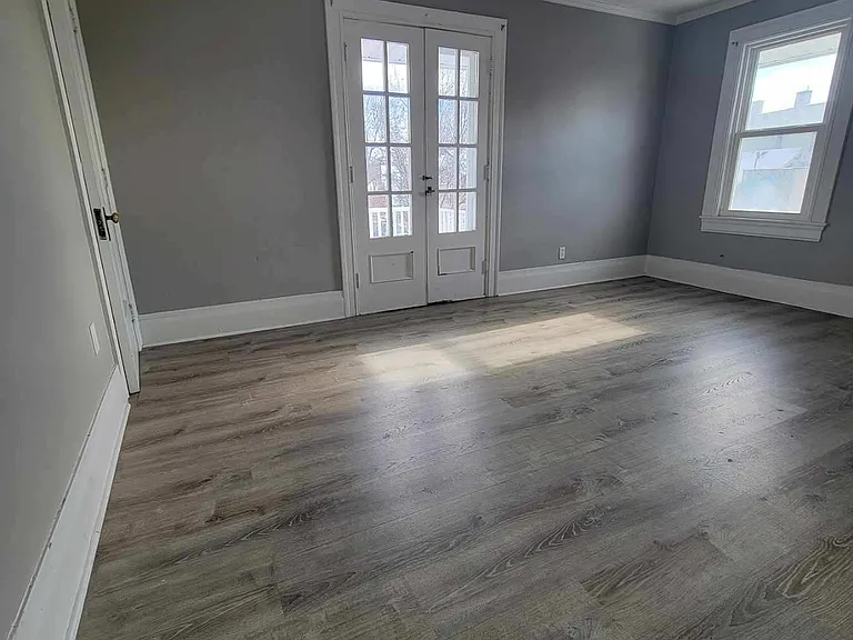 733 South Ave — Photo 3