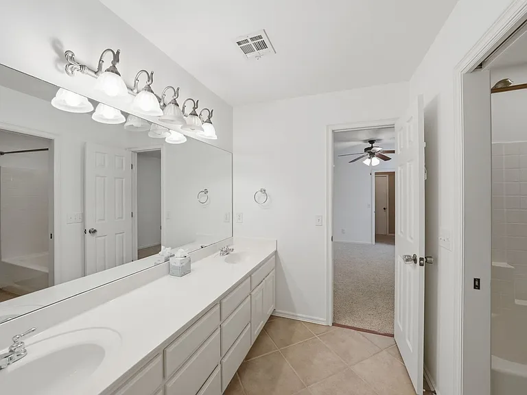 10522 S 92nd East Cir — Photo 23