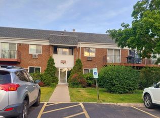 10385 Dearlove Rd APT 1E, Glenview, IL 60025