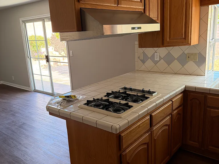 3028 E Vermillion St — Photo 11