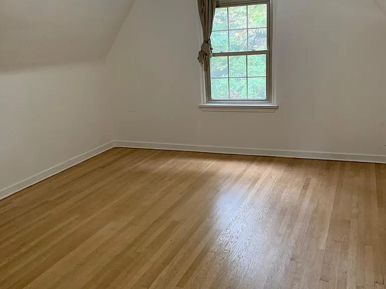 5009 16th Ave NE #8 — Photo 14