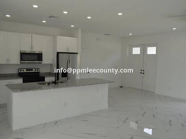 2611 Carol Pl — Photo 6