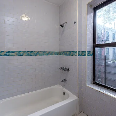 Rented by Nooklyn NYC LLC | media 43