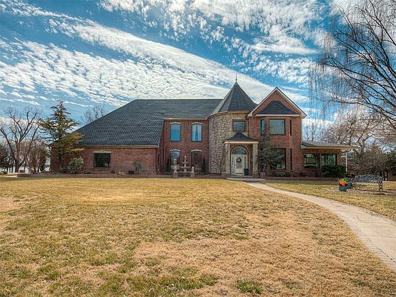 2nd image of 15308 Leslie Dr NW