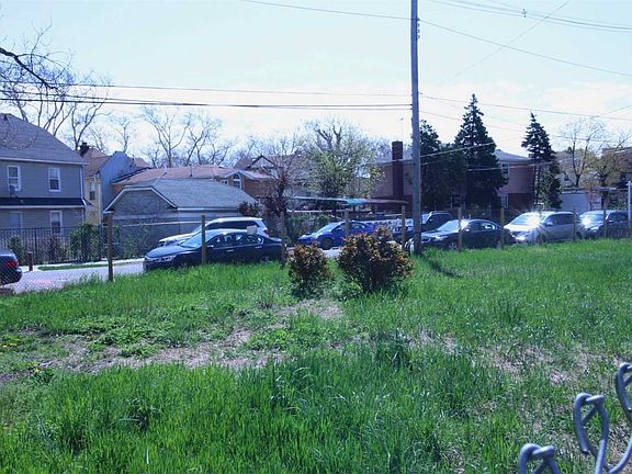 3rd image of Van Siclen St