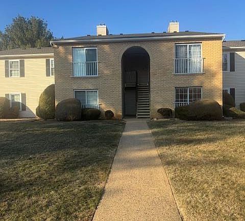2nd image of 709 Zlotkin Cir APT 5