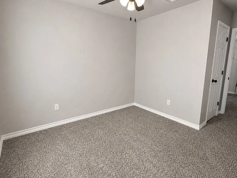 5016 Flipper Dr — Photo 12