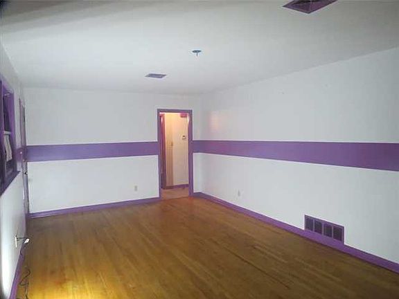 2nd image of 4300 Sussex Dr
