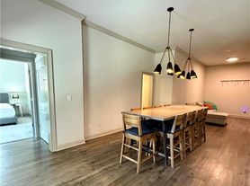 118 Thrush Dr, Roswell, GA