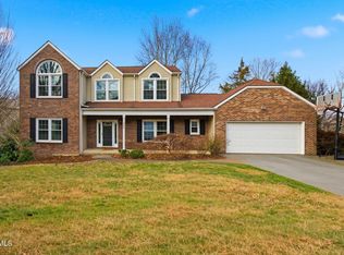 203 Glen Oaks Dr, Johnson City, TN 37615