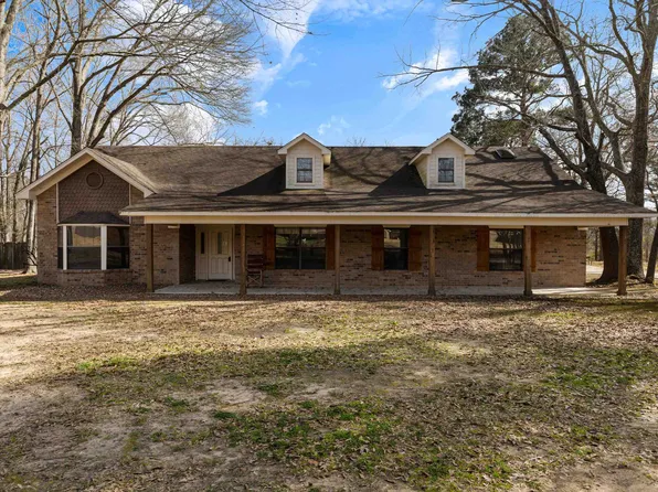 111 Lindsey Brook Ln, Longview, TX 75605