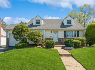 221 Wickshire Dr, East Meadow, NY 11554