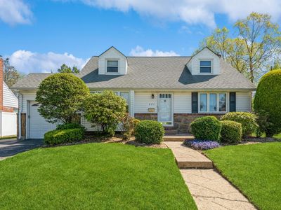 221 Wickshire Drive, East Meadow, NY, 11554