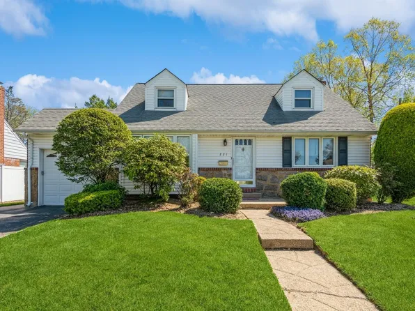 221 Wickshire Drive, East Meadow, NY 11554