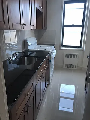 Rented by Showcase Realty | media 10