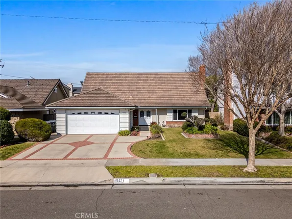 6371 Athena Dr, Huntington Beach, CA 92647