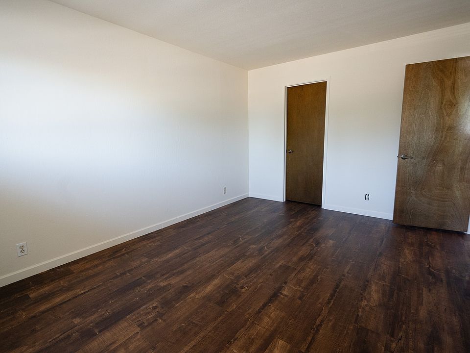 1st image of 1576 Ontario Dr #16