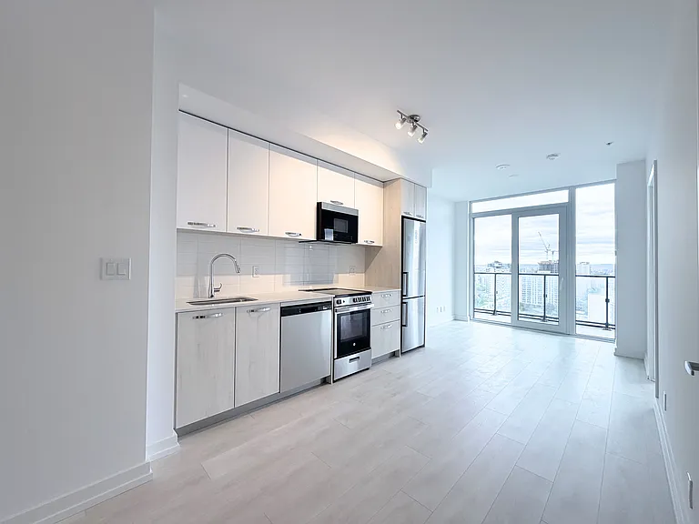 75 James St S #2001 — Photo 1