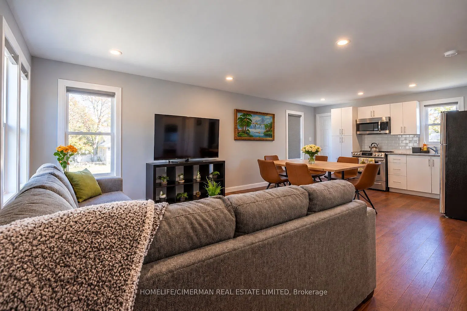 3 bed, $2,450 — Photo 2