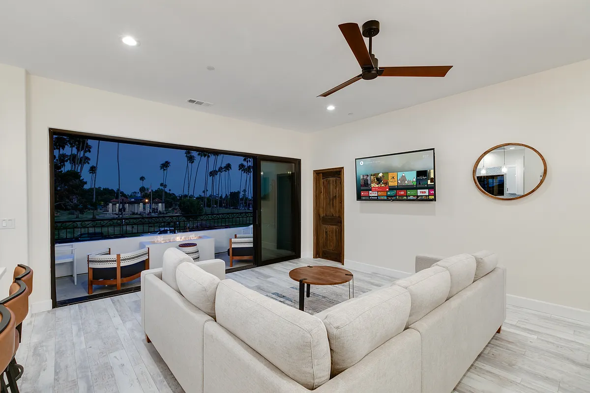 Building Photo - 166 Avenida Aragon #C
