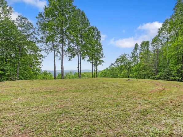 1325 Golden Rd, Lake Toxaway, NC 28747