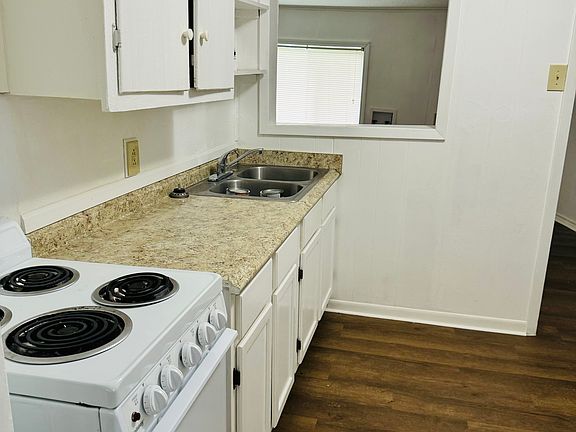 3rd image of 1122 Wagner St