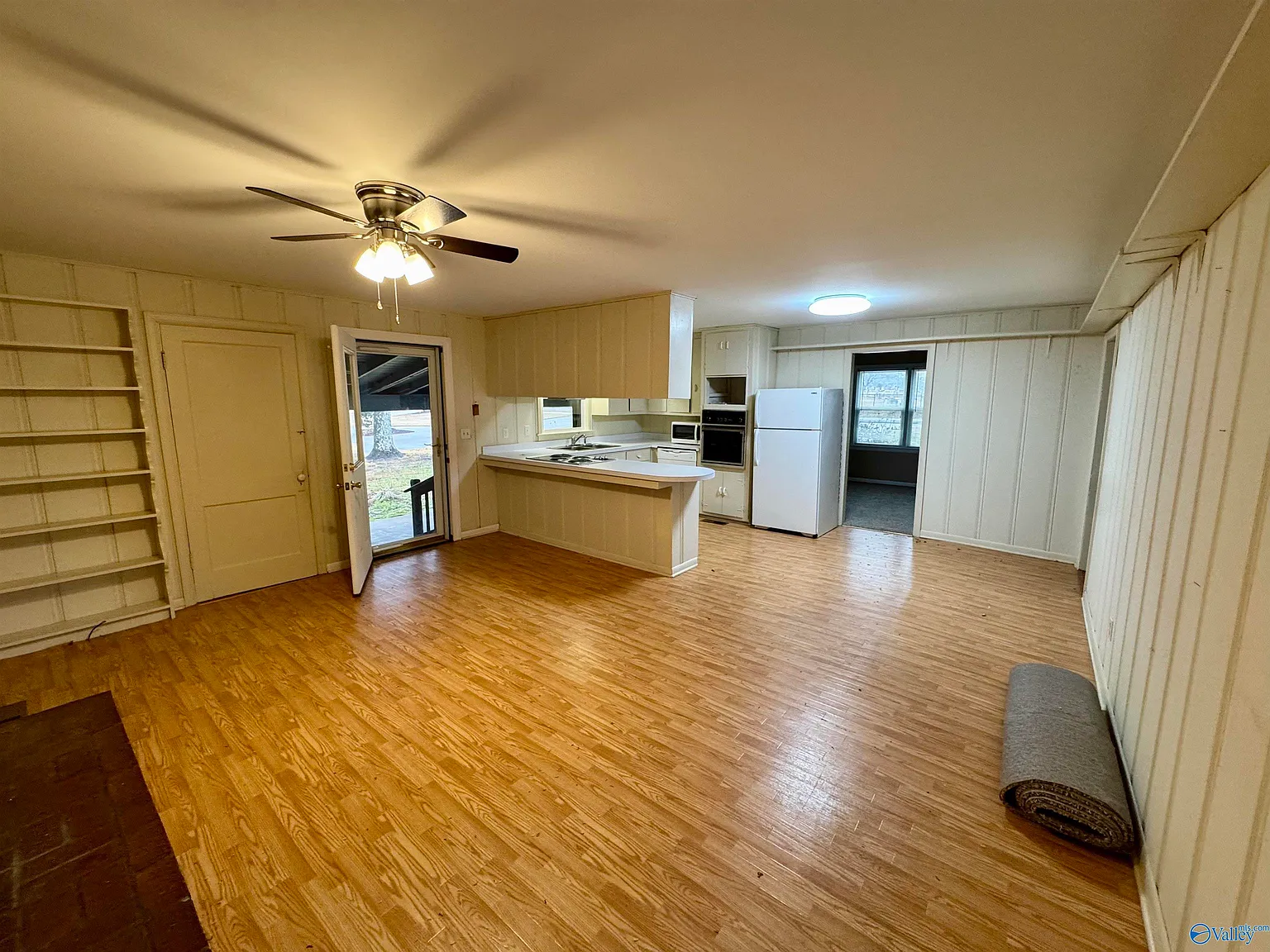 3 bed, 2.0 bath, 1464 sqft, $1,395 — Photo 3