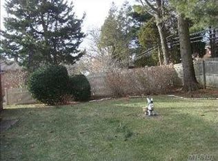 21 Lorraine St, Syosset, NY 11791