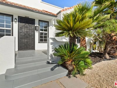 2955 11th Ave, Los Angeles, CA, 90018