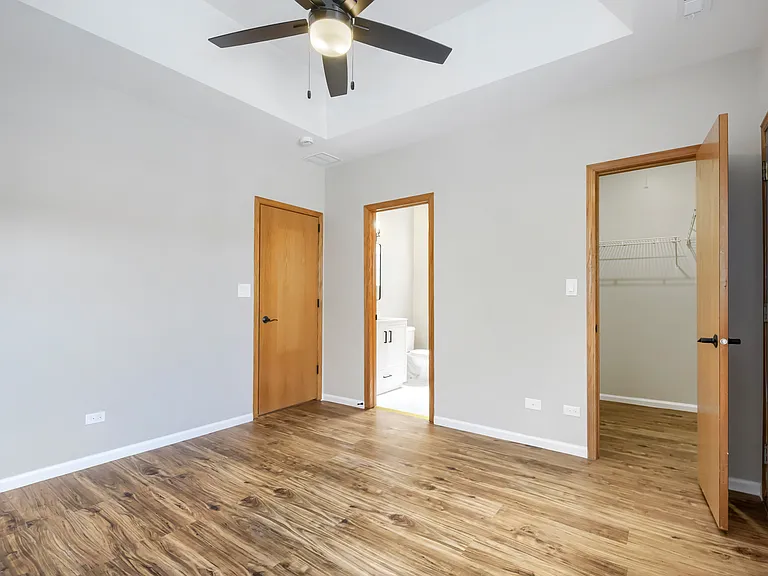 1422 N Maplewood Ave — Photo 9
