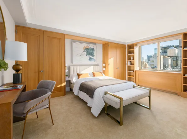 923 Fifth Avenue image 12 of 16