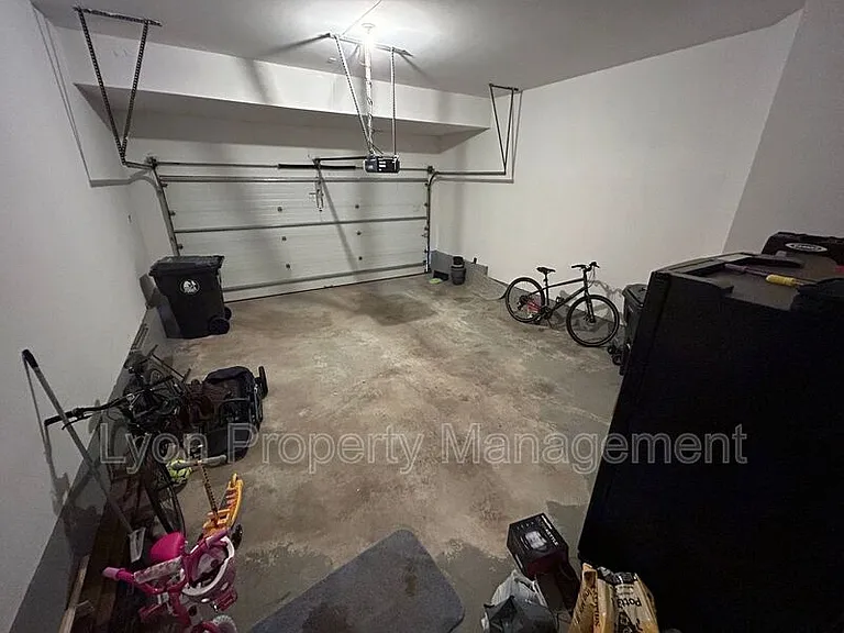 240 Sanctuary Dr — Photo 17