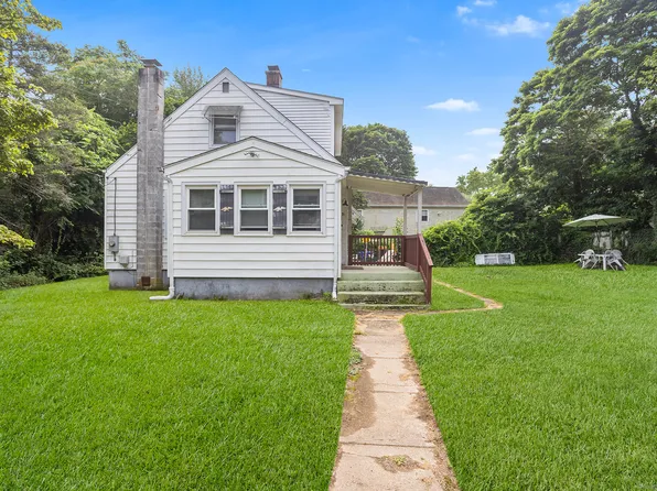 21 Harbor View Avenue, Waterford, CT 06385