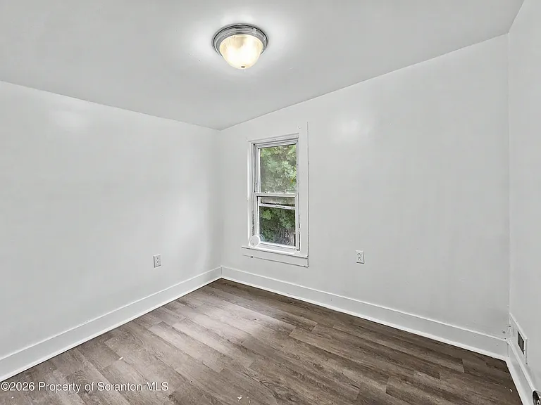 907 Green Ridge St #R — Photo 8