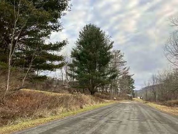 Exterior Neighborhood (street photo)