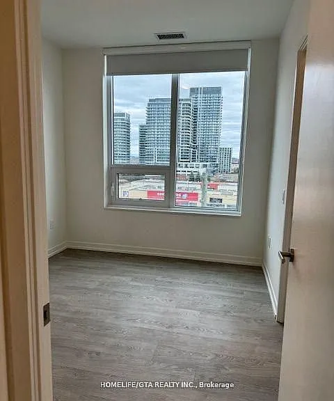 8868 Yonge St #819E — Photo 12