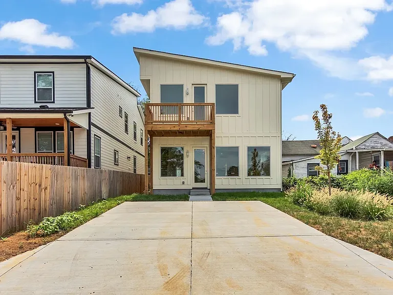 2430 Batavia St — Photo 4