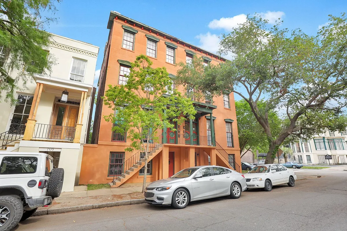 Building Photo - 703 Barnard St #A