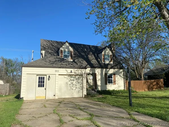 911 S 6th St, Ponca City, OK 74601