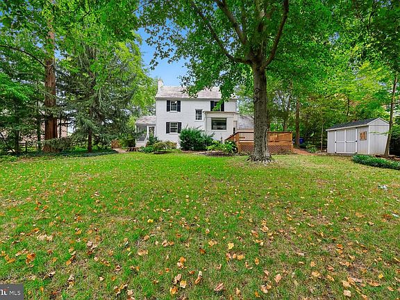 3rd image of 4616 Norbeck Rd